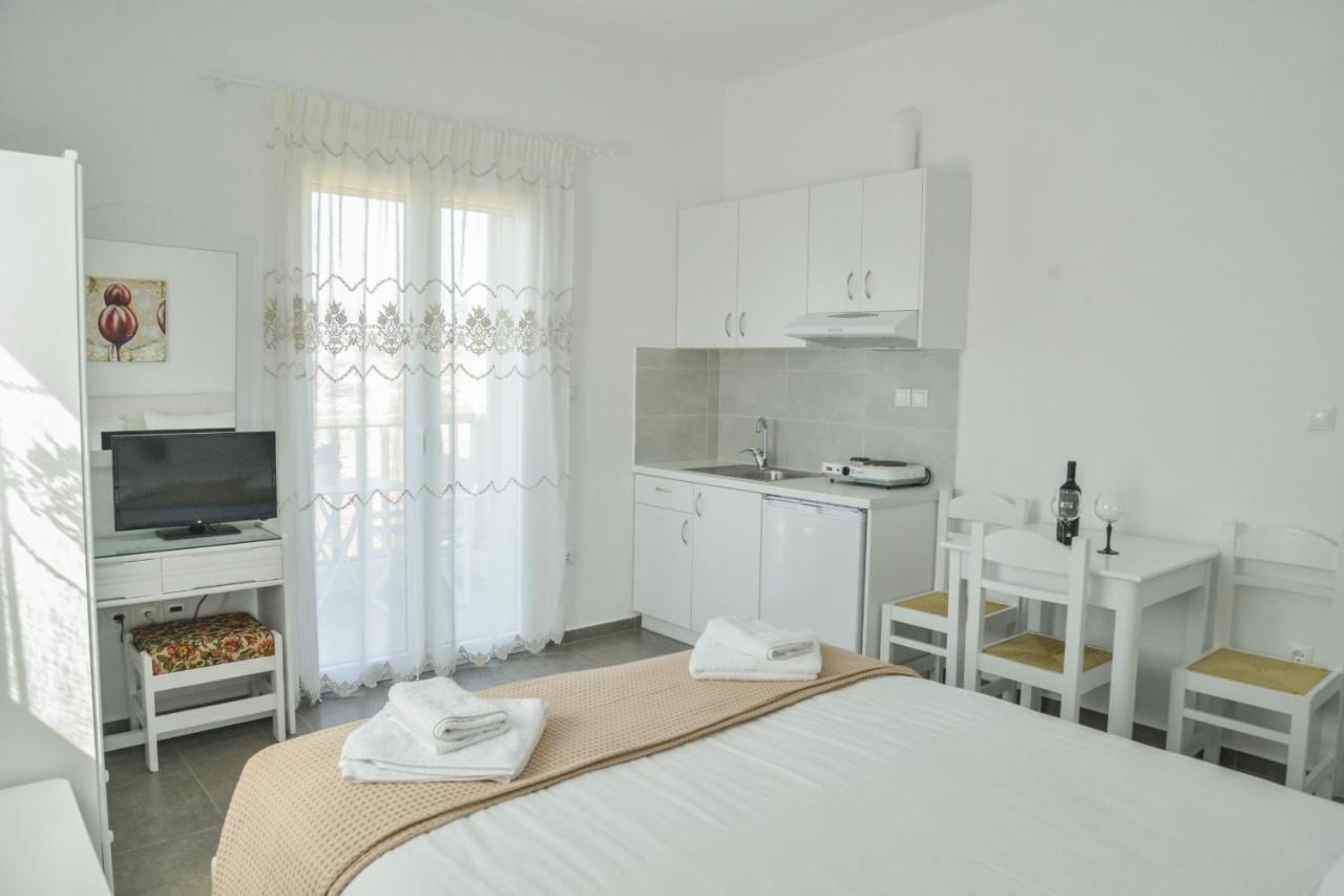 Zeras Apartments アダマス エクステリア 写真