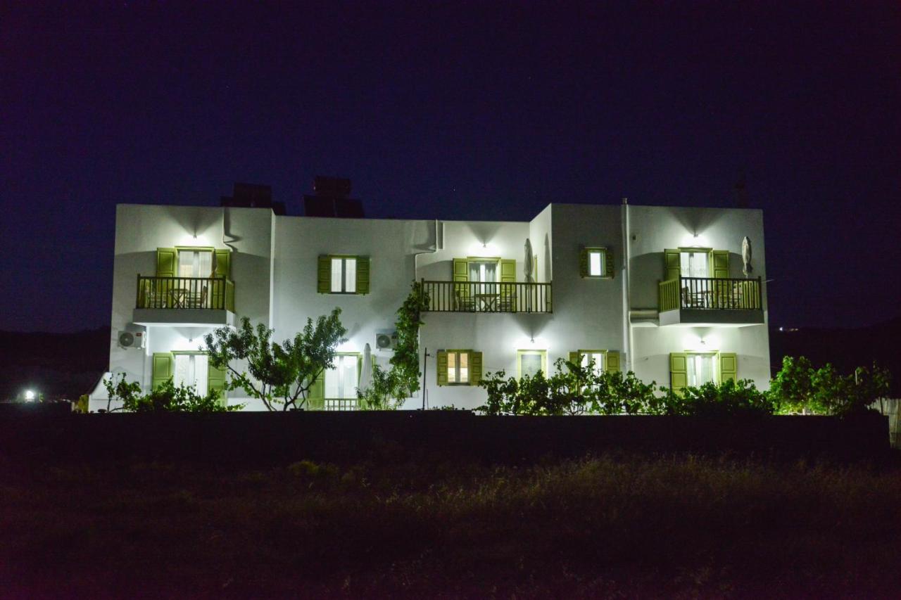Zeras Apartments アダマス エクステリア 写真