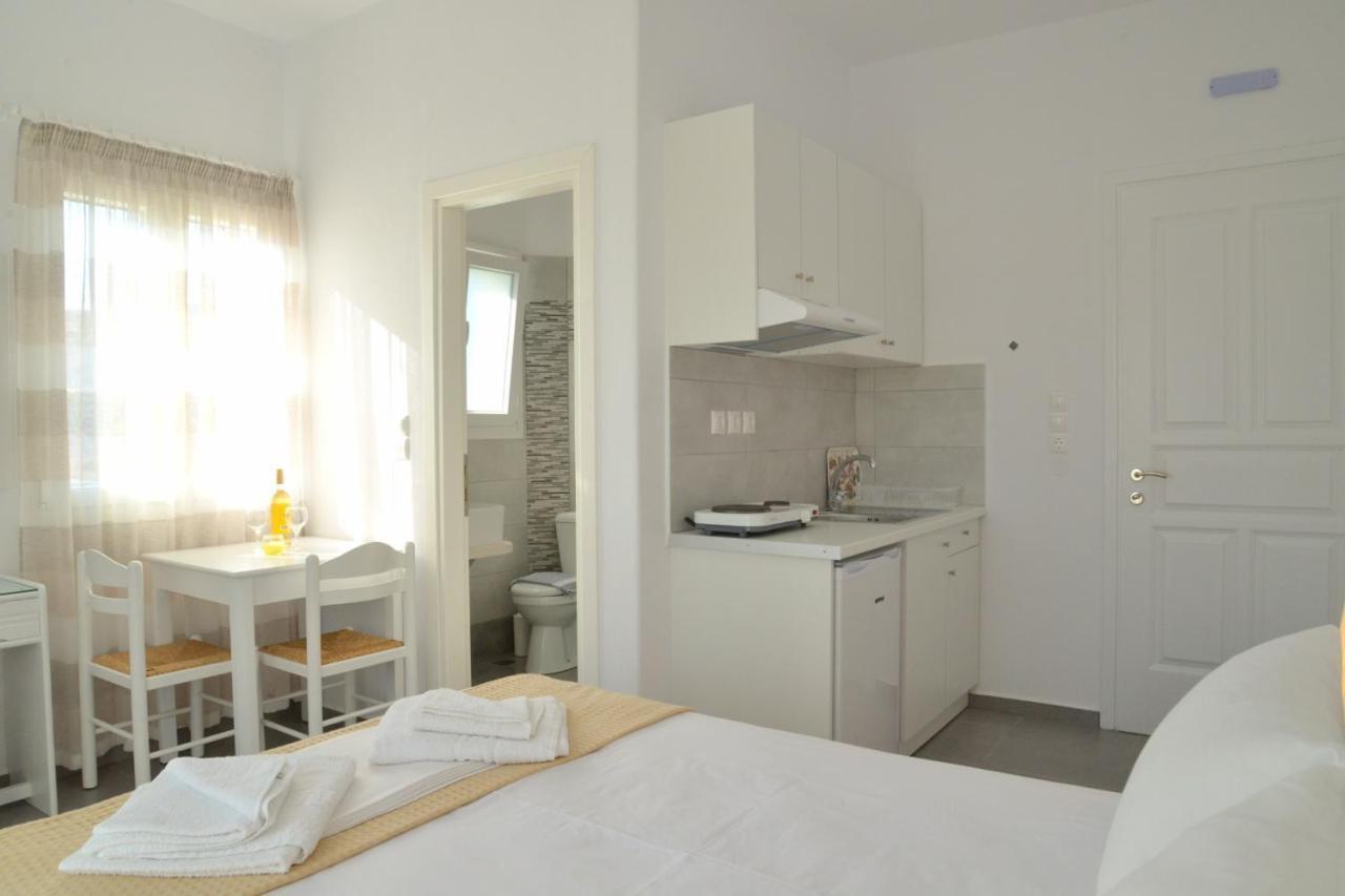 Zeras Apartments アダマス エクステリア 写真